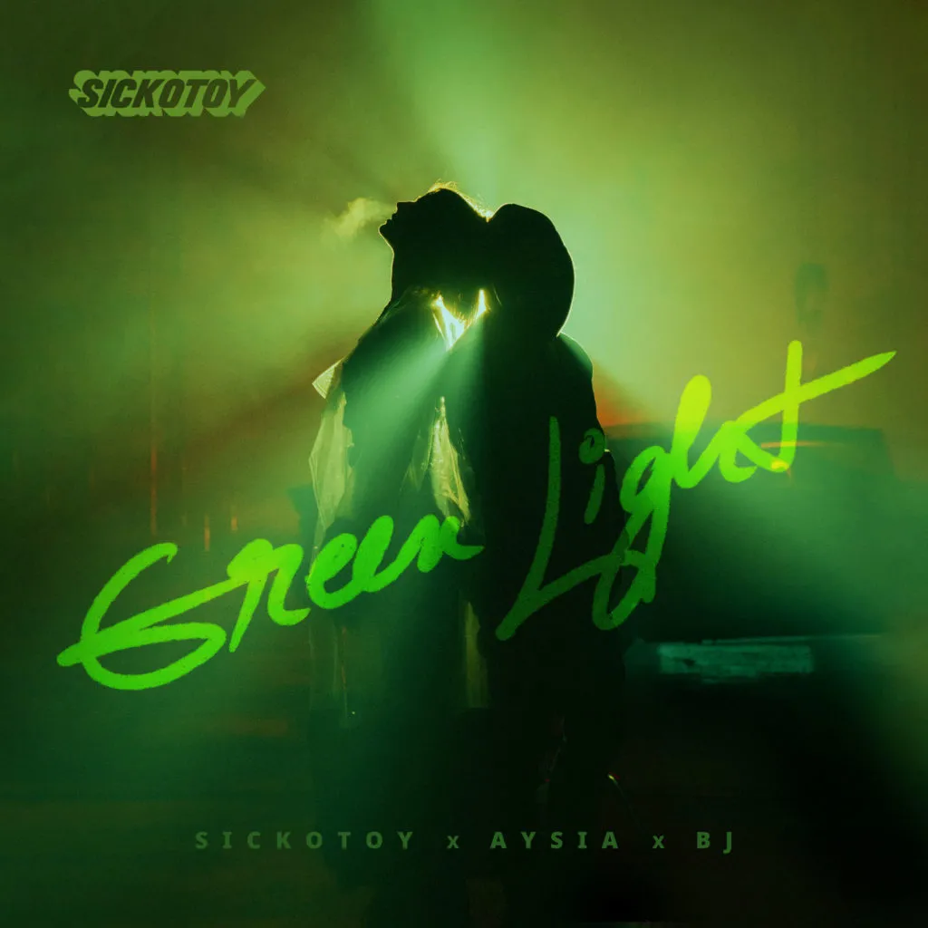 Sickotoy prezintă „Green Light”, o piesă al cărei ritm creează dependență