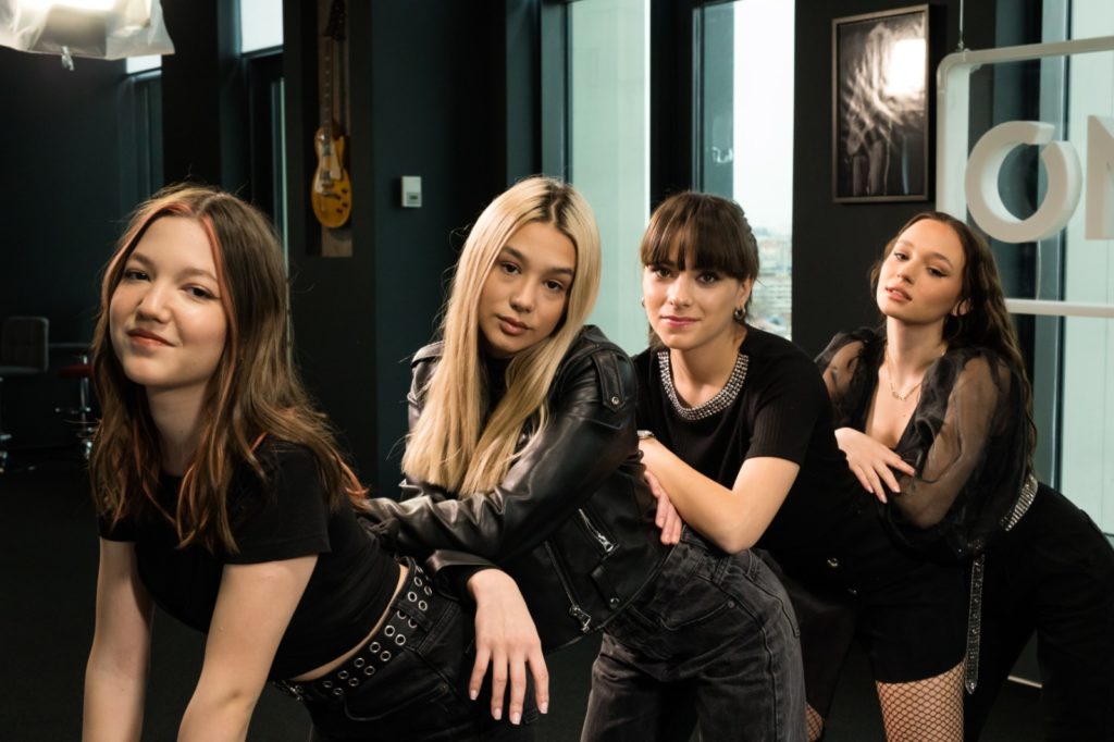 Cunoaște-le pe cele patru fete din trupa Tiny Tigers