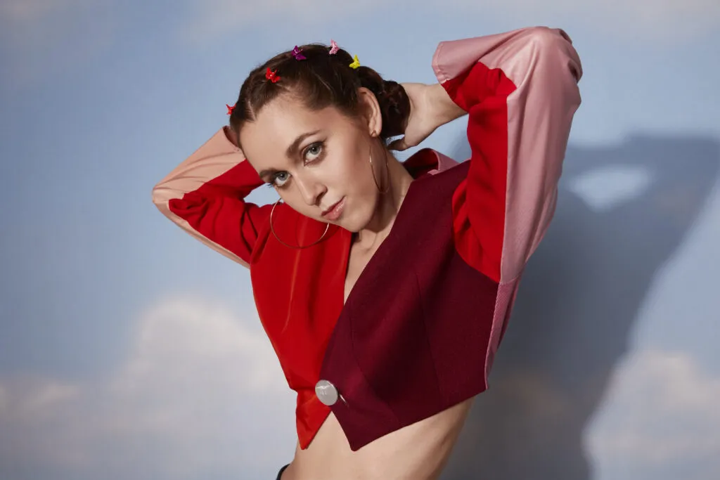 Em Beihold a lansat single-ul “Too Precious”